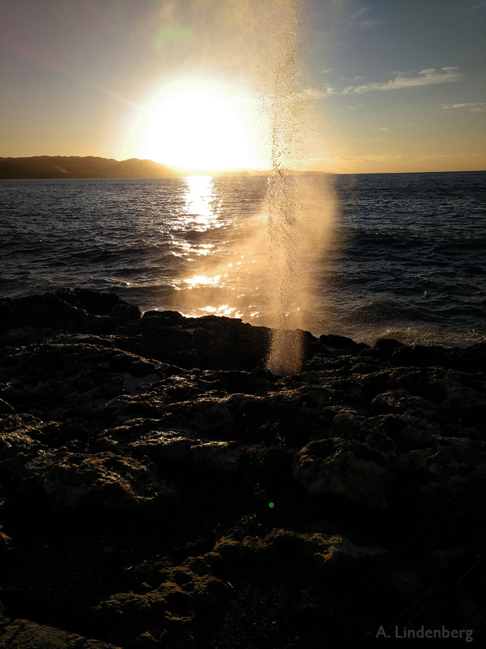 Annes Seelengarten Jamaika Sunset Sonnenuntergang mit Wasserfontäne